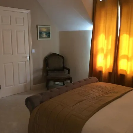 Carolans Court Guesthouse Bed & Breakfast