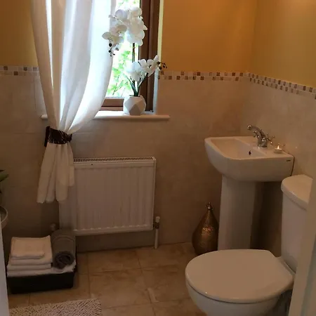 Carolans Court Guesthouse Bed & Breakfast Roscommon