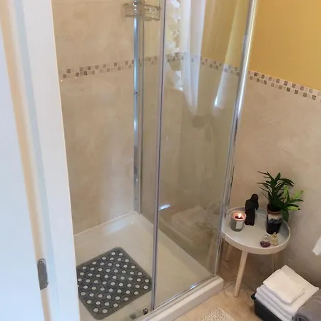 Bed & Breakfast Carolans Court Guesthouse