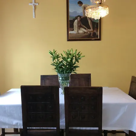 Carolans Court Guesthouse Bed & Breakfast
